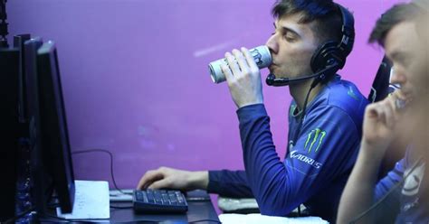 where does arteezy.